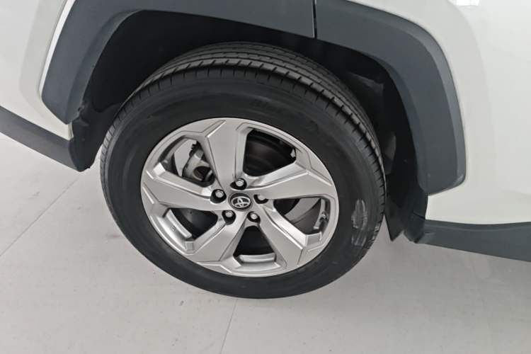 Used Toyota RAV4 2021 2.0L CVT Two-Wheel Drive Fashion PLUS Edition Exterior 5