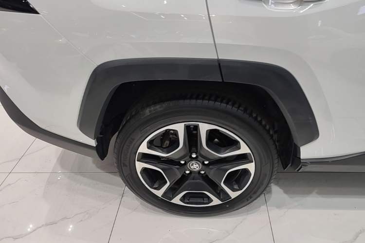Used Toyota RAV4 2021 2.0L CVT Four-Wheel Drive Premium Edition Exterior 5