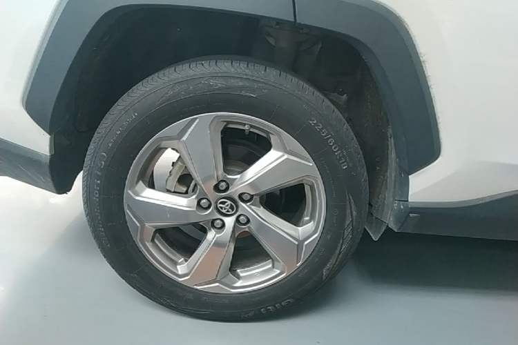 Used Toyota RAV4 2021 2.0L CVT Two-Wheel Drive Fashion PLUS Edition Exterior 5