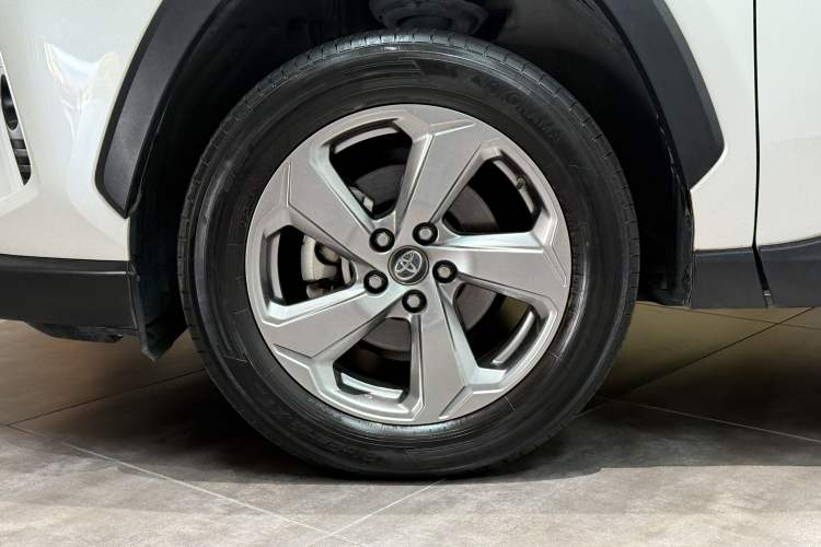 Used Toyota RAV4 2021 2.0L CVT Two-Wheel Drive Fashion PLUS Edition Exterior 7