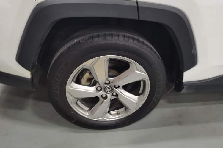 Used Toyota RAV4 2021 2.0L CVT Two-Wheel Drive Fashion Edition Exterior 8
