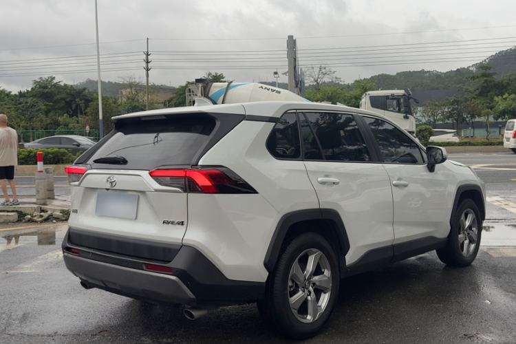 Used Toyota RAV4 2021 2.0L CVT Two-Wheel Drive Fashion PLUS Edition Exterior 8
