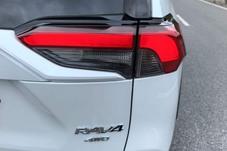 Used Toyota RAV4 2021 2.0L CVT 4x4 Style PLUS Edition Exterior 9