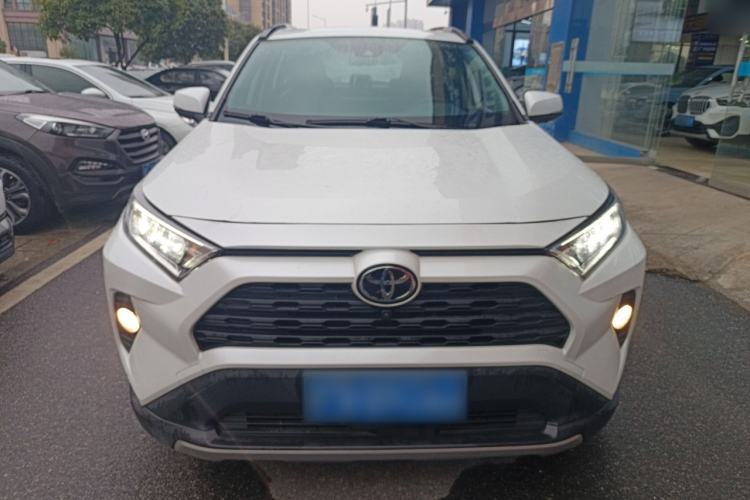 Used Toyota RAV4 2021 2.0L CVT Two-Wheel Drive Fashion Edition Front