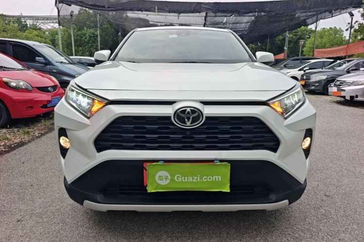 Used Toyota RAV4 2021 2.0L CVT Two-Wheel Drive Fashion Edition Front