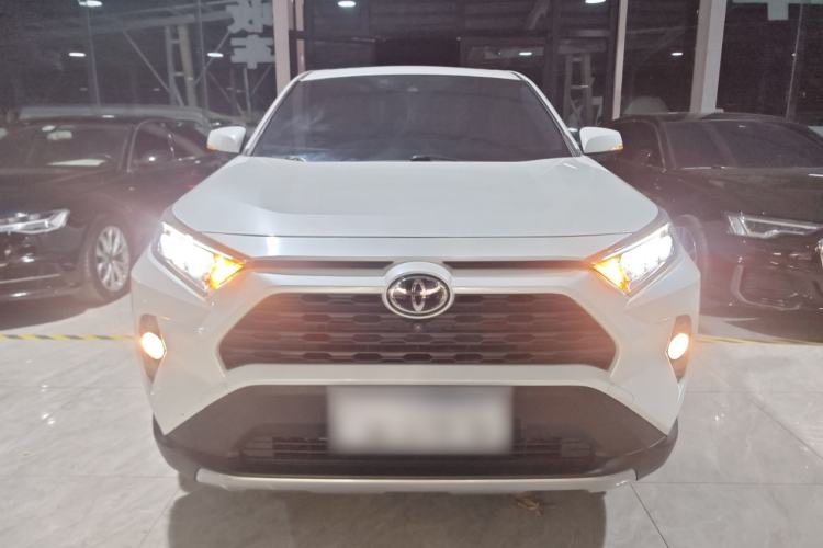 Used Toyota RAV4 2021 2.0L CVT Two-Wheel Drive Fashion Edition Front