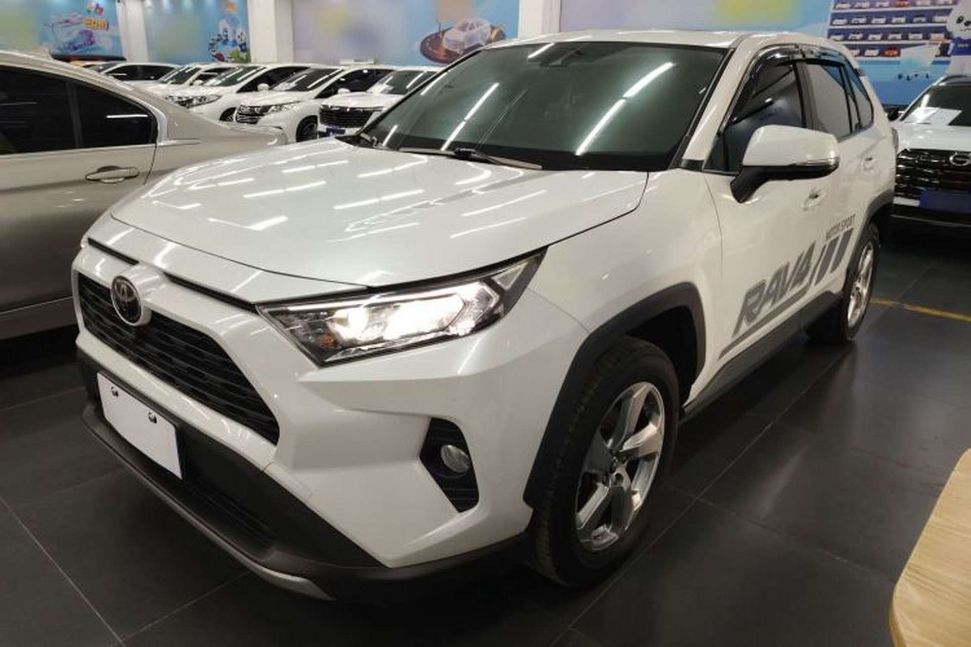 Used Toyota RAV4 2021 2.0L CVT Two-Wheel Drive Fashion PLUS Edition Front Left 45 Deg