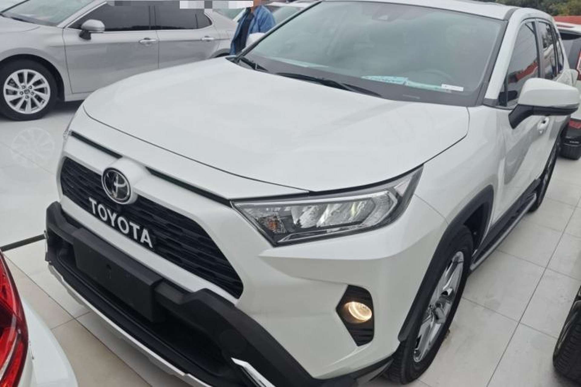 Used Toyota RAV4 2021 2.0L CVT 4x4 Style PLUS Edition Front Left 45 Deg