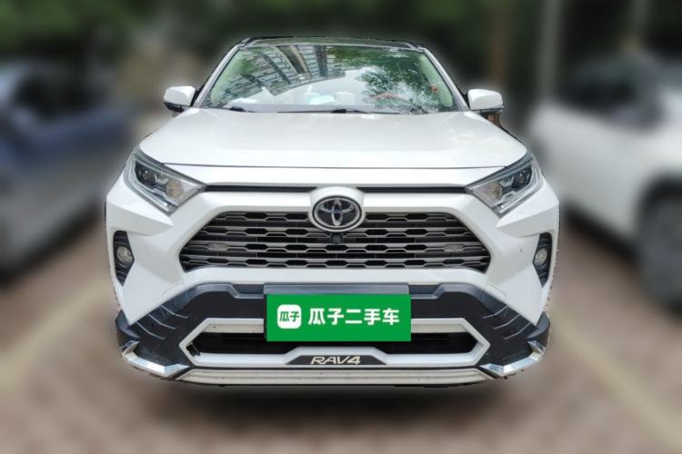 Used Toyota RAV4 2021 2.0L CVT Two-Wheel Drive Prestige Edition Front