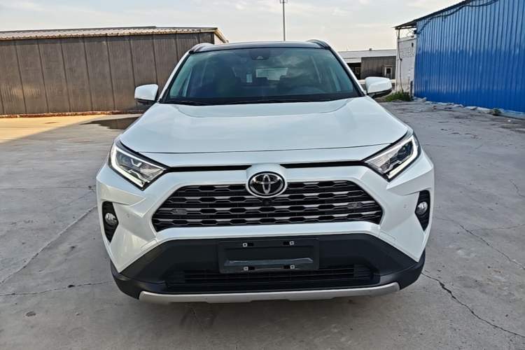 Used Toyota RAV4 2021 2.0L CVT Four-Wheel Drive Premium Edition Front