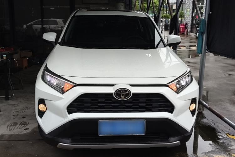 Used Toyota RAV4 2021 2.0L CVT Two-Wheel Drive Fashion PLUS Edition Front