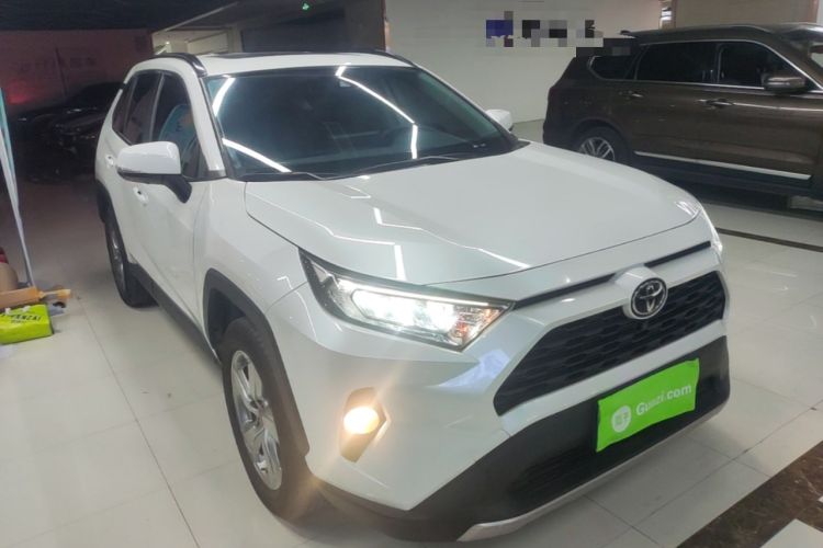 Used Toyota RAV4 2021 2.0L CVT Two-Wheel Drive Fashion PLUS Edition Front Right 45 Deg