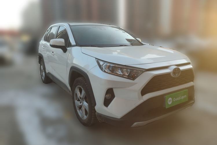 Used Toyota RAV4 2021 2.0L CVT 4x4 Style PLUS Edition Front Right 45 Deg