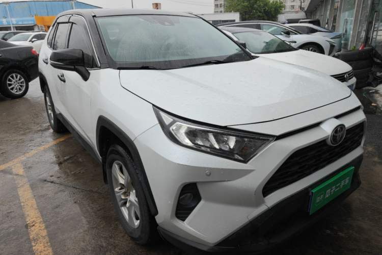 Used Toyota RAV4 2021 2.0L CVT Two-Wheel Drive Urban Edition Front Right 45 Deg