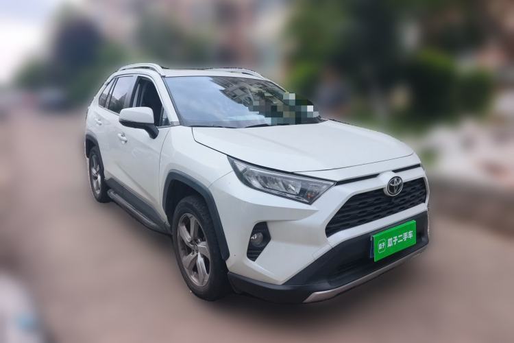 Used Toyota RAV4 2021 2.0L CVT Two-Wheel Drive Fashion Edition Front Right 45 Deg