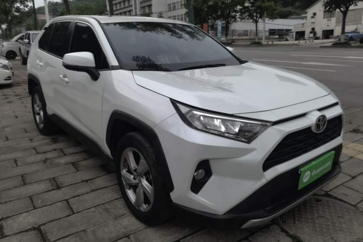 Used Toyota RAV4 2021 2.0L CVT Two-Wheel Drive Fashion PLUS Edition Front Right 45 Deg