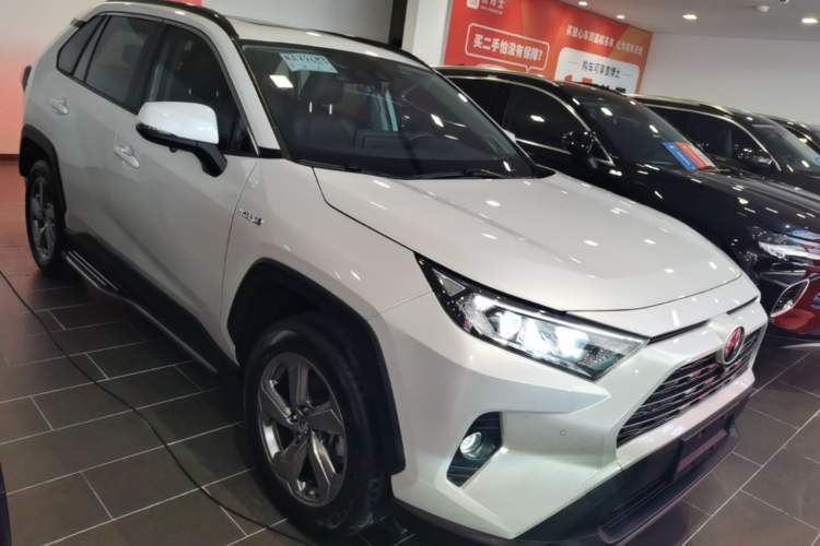 Used Toyota RAV4 2021 Revised Version Dual-Motor Hybrid 2.5L E-CVT Two-Wheel Drive Elite Edition Front Right 45 Deg