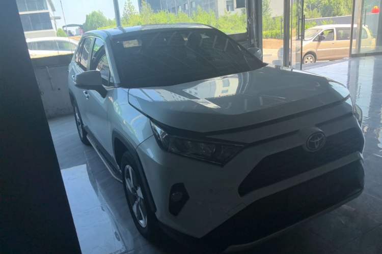 Used Toyota RAV4 2021 2.0L CVT Two-Wheel Drive Fashion PLUS Edition Front Right 45 Deg