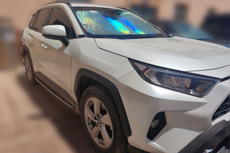 Used Toyota RAV4 2021 2.0L CVT Two-Wheel Drive Fashion Edition Front Right 45 Deg