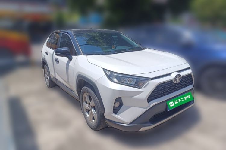 Used Toyota RAV4 2021 2.0L CVT 4x4 Style PLUS Edition Front Right 45 Deg