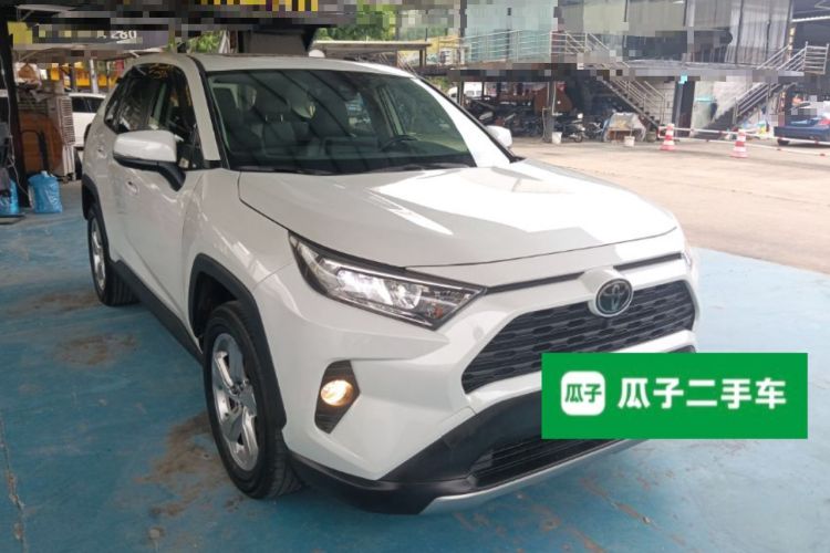 Used Toyota RAV4 2021 2.0L CVT Two-Wheel Drive Fashion PLUS Edition Front Right 45 Deg
