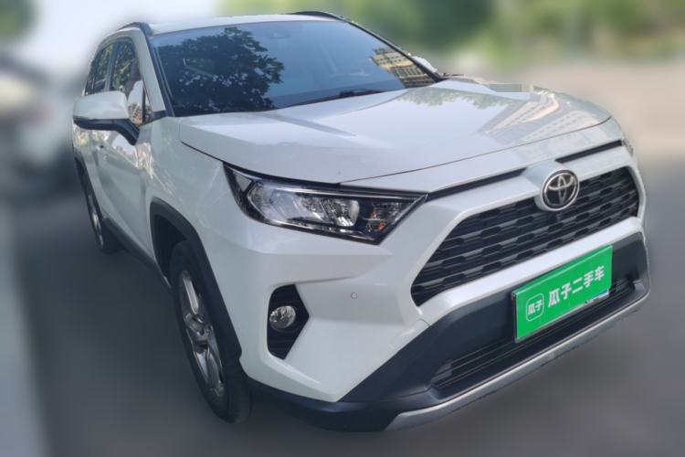 Used Toyota RAV4 2021 2.0L CVT Two-Wheel Drive Fashion Edition Front Right 45 Deg