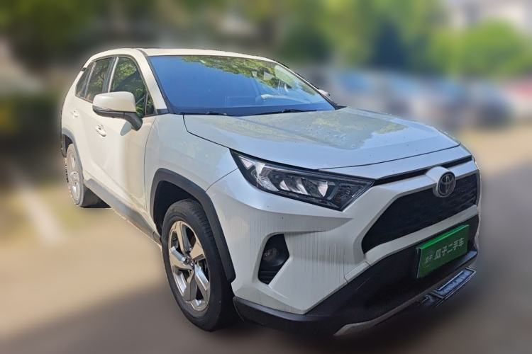 Used Toyota RAV4 2021 2.0L CVT Two-Wheel Drive Fashion Edition Front Right 45 Deg