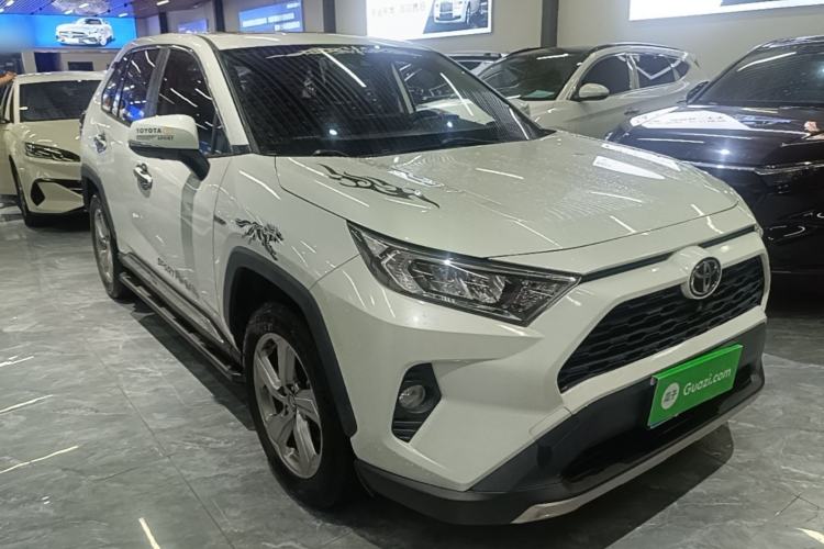 Used Toyota RAV4 2021 2.0L CVT Two-Wheel Drive Fashion PLUS Edition Front Right 45 Deg