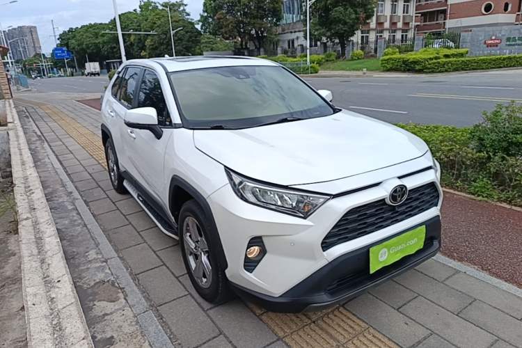 Used Toyota RAV4 2021 2.0L CVT Two-Wheel Drive Fashion PLUS Edition Front Right 45 Deg