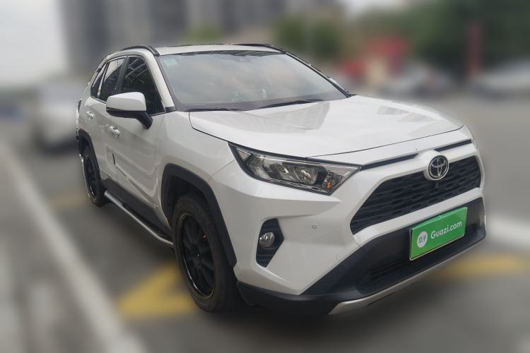Used Toyota RAV4 2021 2.0L CVT Two-Wheel Drive Fashion PLUS Edition Front Right 45 Deg