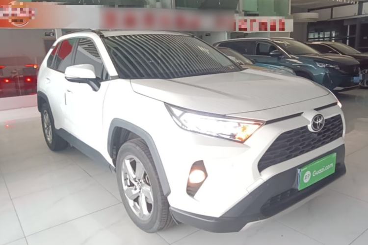 Used Toyota RAV4 2021 2.0L CVT Two-Wheel Drive Fashion Edition Front Right 45 Deg