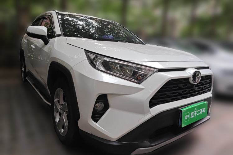 Used Toyota RAV4 2021 2.0L CVT 4x4 Style PLUS Edition Front Right 45 Deg