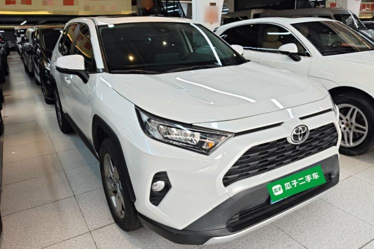 Used Toyota RAV4 2021 2.0L CVT Two-Wheel Drive Fashion Edition Front Right 45 Deg