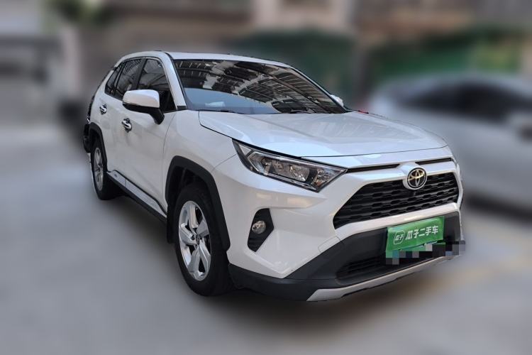 Used Toyota RAV4 2021 2.0L CVT Two-Wheel Drive Fashion PLUS Edition Front Right 45 Deg