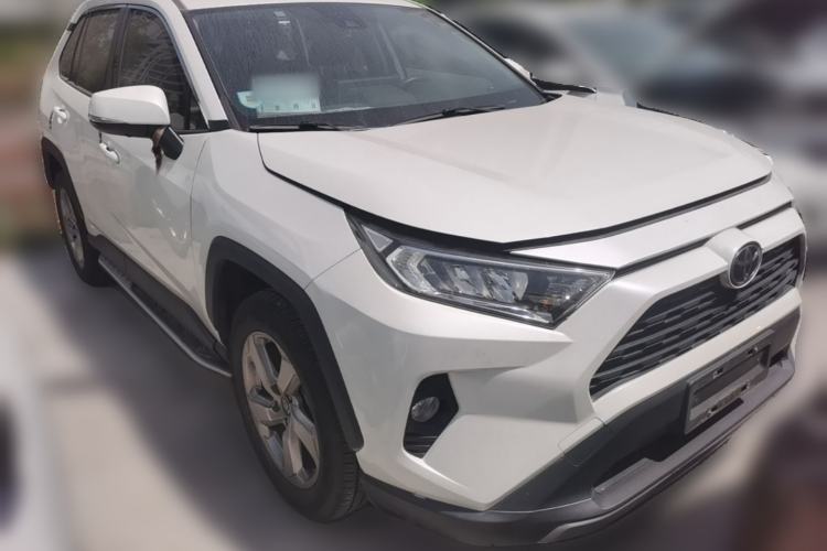 Used Toyota RAV4 2021 2.0L CVT Two-Wheel Drive Fashion PLUS Edition Front Right 45 Deg