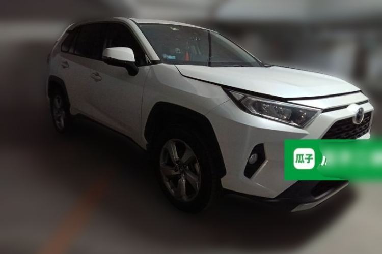 Used Toyota RAV4 2021 2.0L CVT Two-Wheel Drive Fashion Edition Front Right 45 Deg