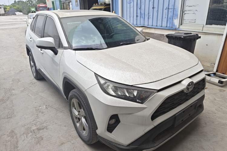 Used Toyota RAV4 2021 2.0L CVT Two-Wheel Drive Fashion PLUS Edition Front Right 45 Deg