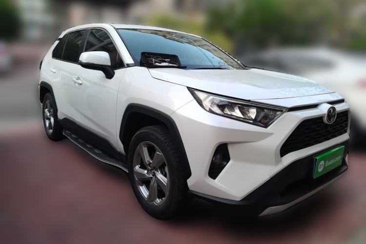 Used Toyota RAV4 2021 2.0L CVT Two-Wheel Drive Fashion Edition Front Right 45 Deg