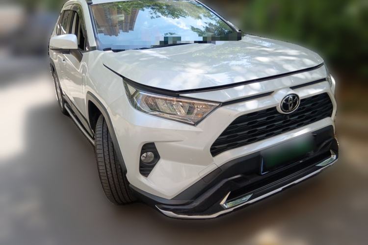 Used Toyota RAV4 2021 2.0L CVT Two-Wheel Drive Fashion PLUS Edition Front Right 45 Deg