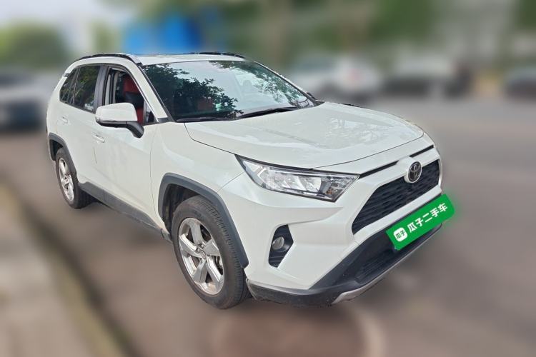 Used Toyota RAV4 2021 2.0L CVT Two-Wheel Drive Fashion Edition Front Right 45 Deg