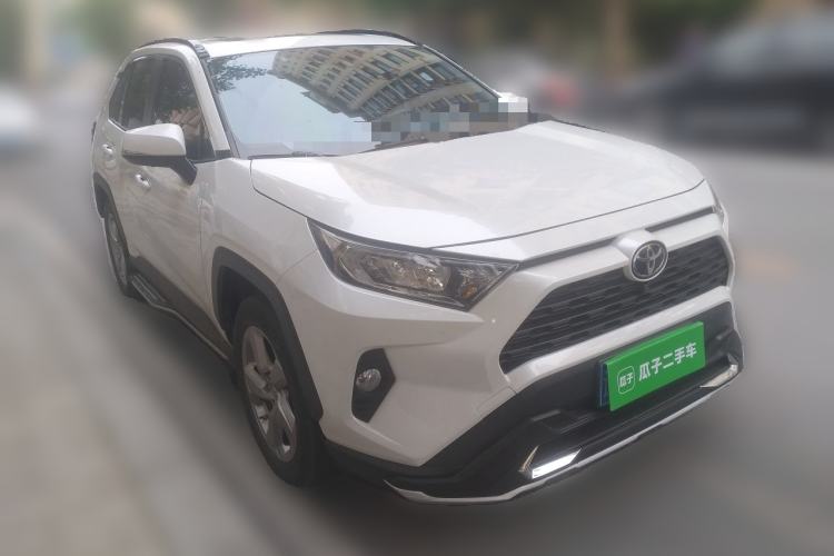 Used Toyota RAV4 2021 2.0L CVT Two-Wheel Drive Fashion Edition Front Right 45 Deg