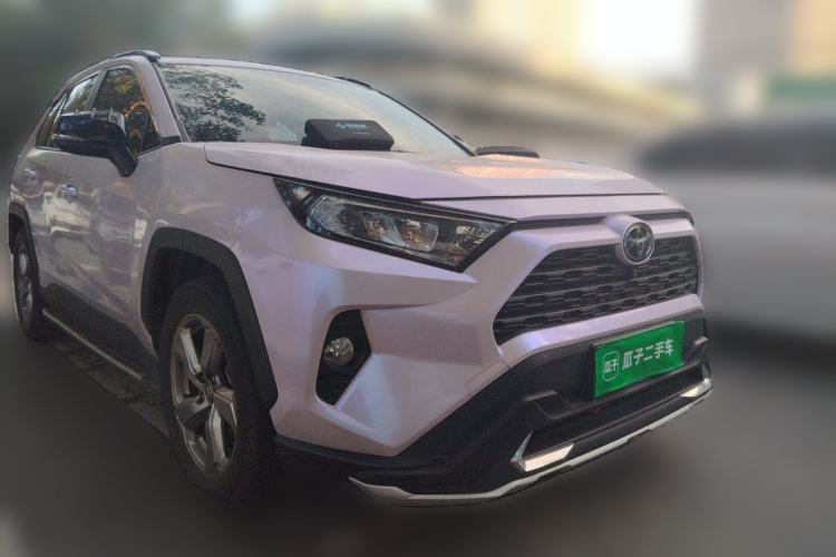 Used Toyota RAV4 2021 2.0L CVT Two-Wheel Drive Fashion PLUS Edition Front Right 45 Deg