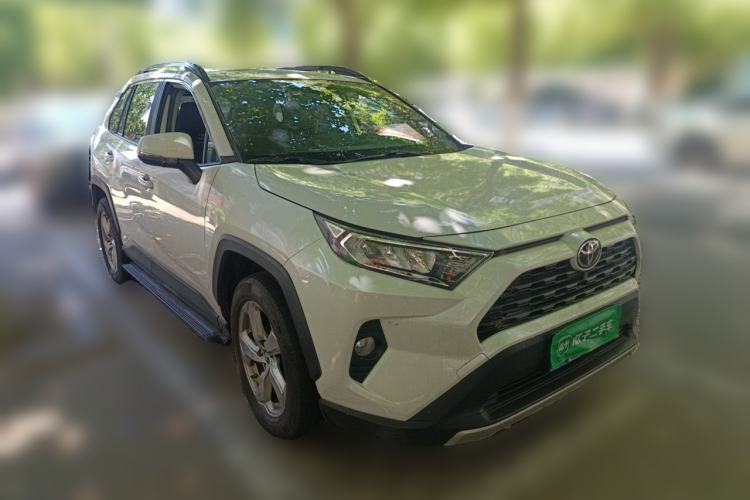 Used Toyota RAV4 2021 2.0L CVT Two-Wheel Drive Fashion PLUS Edition Front Right 45 Deg
