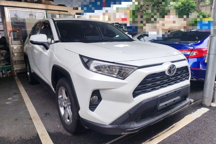 Used Toyota RAV4 2021 2.0L CVT Two-Wheel Drive Fashion PLUS Edition Front Right 45 Deg