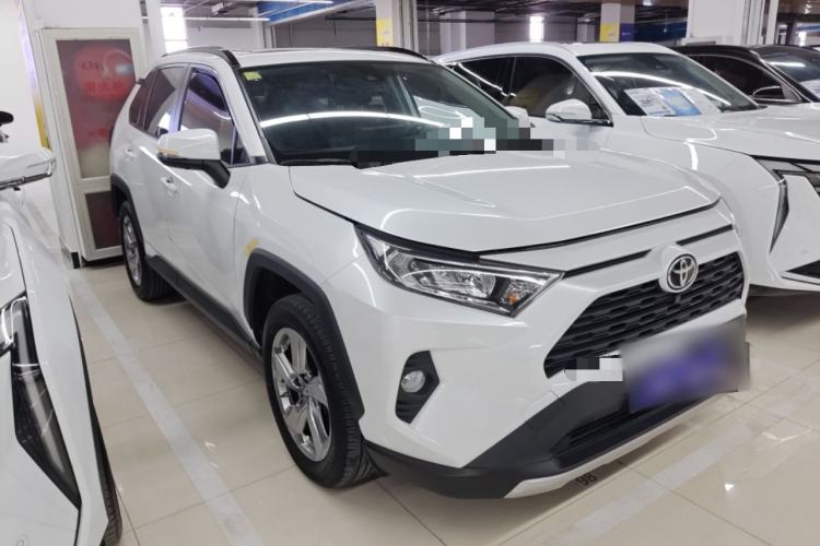 Used Toyota RAV4 2021 2.0L CVT Two-Wheel Drive Fashion PLUS Edition Front Right 45 Deg