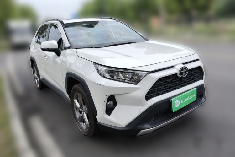 Used Toyota RAV4 2021 2.0L CVT 4x4 Style PLUS Edition Front Right 45 Deg