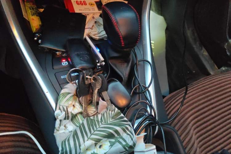 Used Toyota RAV4 2021 2.0L CVT Two-Wheel Drive Fashion PLUS Edition Gear Lever