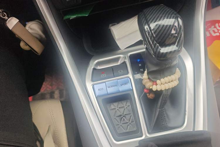 Used Toyota RAV4 2021 2.0L CVT Two-Wheel Drive Urban Edition Gear Lever