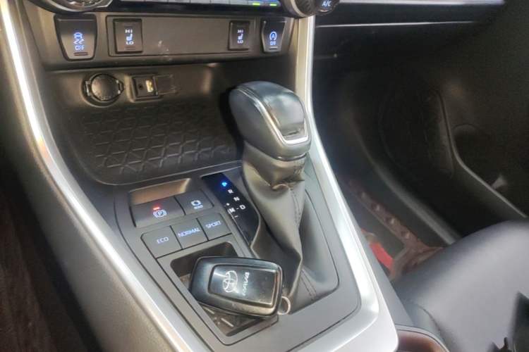 Used Toyota RAV4 2021 2.0L CVT Two-Wheel Drive Fashion PLUS Edition Gear Lever