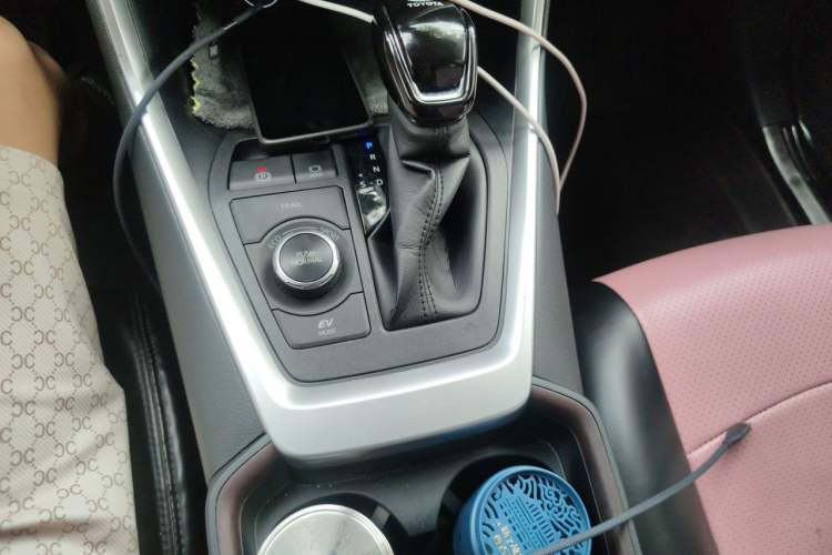 Used Toyota RAV4 2021 Dual-Engine 2.5L E-CVT Four-Wheel Drive Elite PLUS Edition Gear Lever